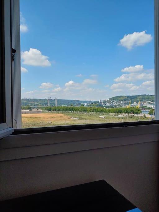 Spacieux F4 Avec Vue Panoramique Et 2 Places De Parking Rouen Dış mekan fotoğraf