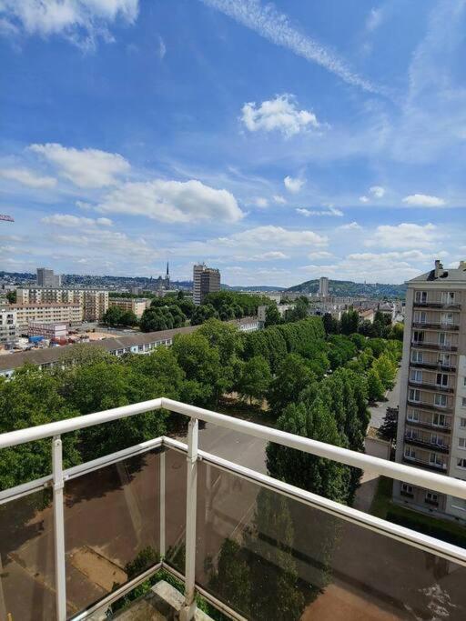 Spacieux F4 Avec Vue Panoramique Et 2 Places De Parking Rouen Dış mekan fotoğraf
