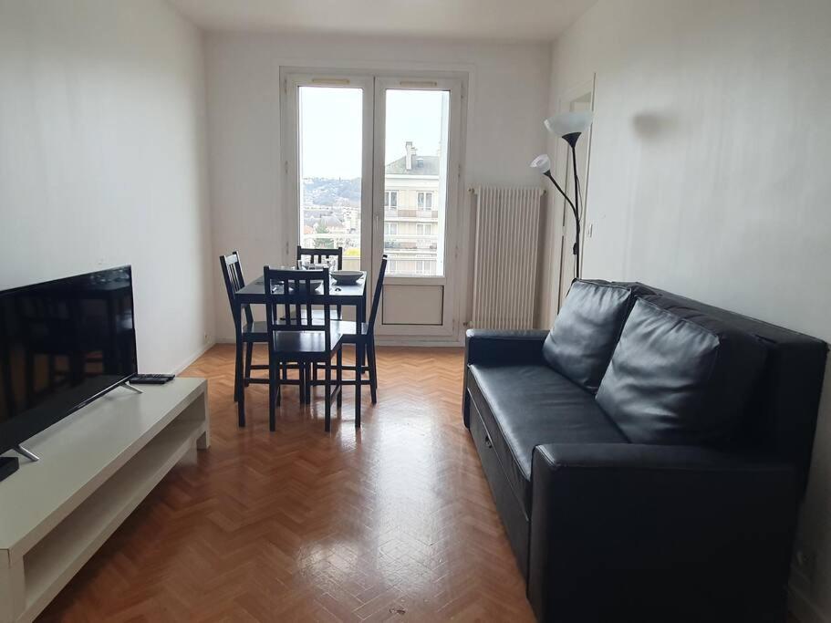 Spacieux F4 Avec Vue Panoramique Et 2 Places De Parking Rouen Dış mekan fotoğraf