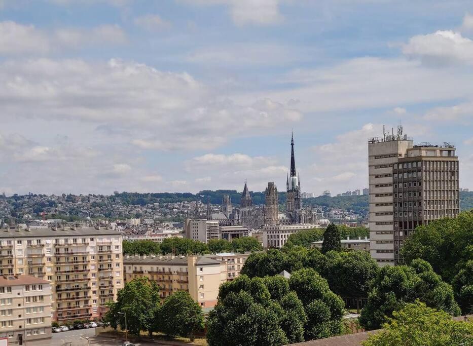 Spacieux F4 Avec Vue Panoramique Et 2 Places De Parking Rouen Dış mekan fotoğraf