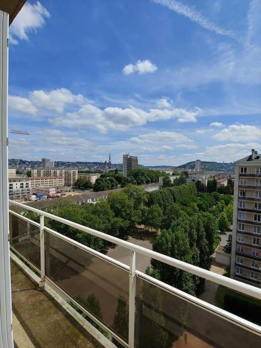 Spacieux F4 Avec Vue Panoramique Et 2 Places De Parking Rouen Dış mekan fotoğraf